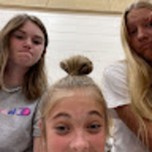 Meet your Posher, Averi